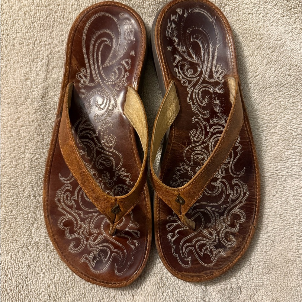 OluKai Women’s Paniolo Embroidered Sandals